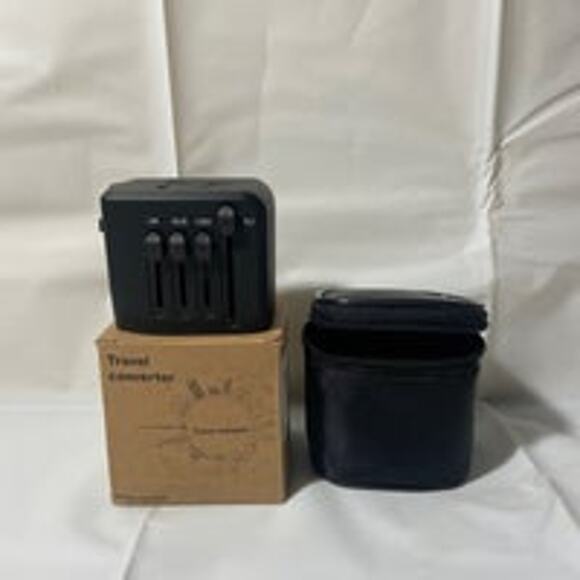 Voltage converter travel adapter - Picture 1 of 6